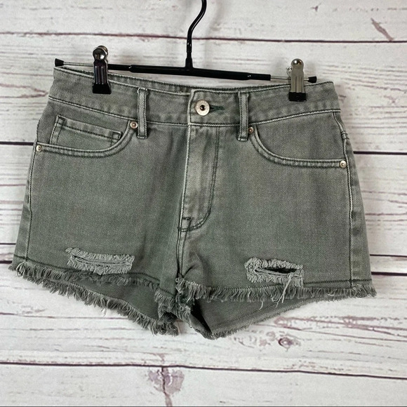 BULLHEAD Denim Co. High Rise gray distressed denim shorts Sz 3 - Picture 1 of 6